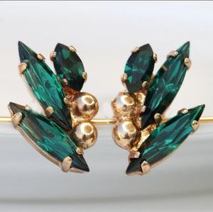 Emerald stud earrings